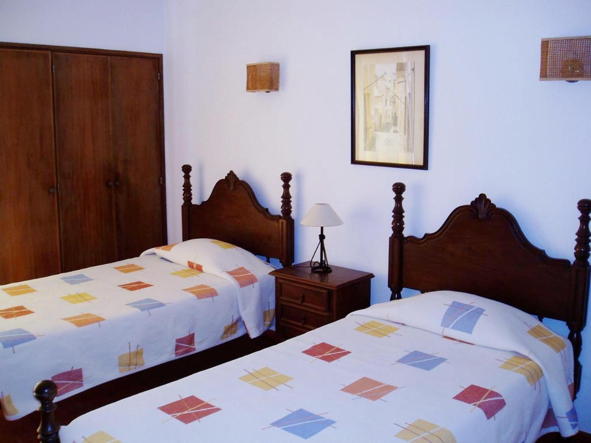 Apartamentos Salema Praia Club Екстериор снимка