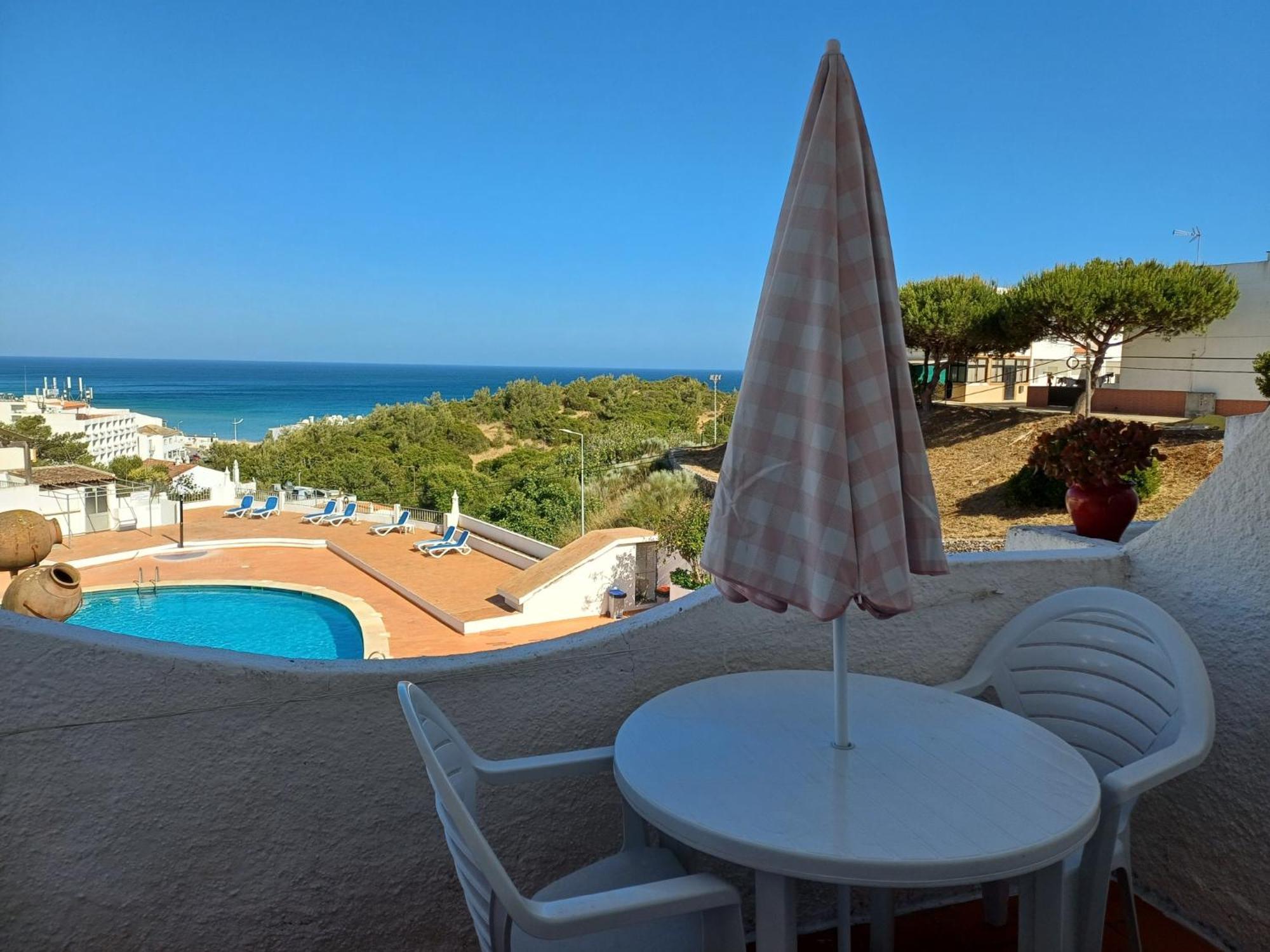 Apartamentos Salema Praia Club Екстериор снимка