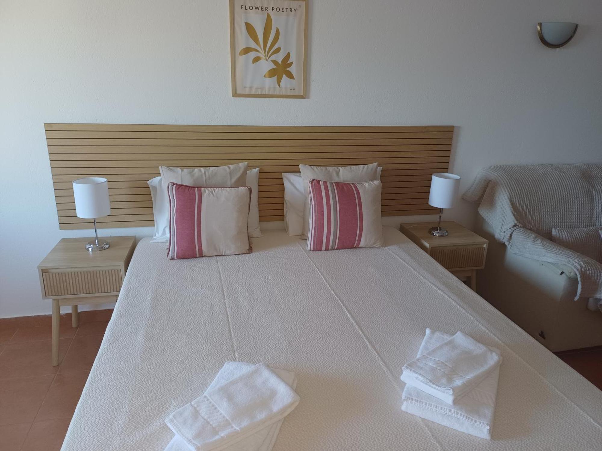 Apartamentos Salema Praia Club Екстериор снимка