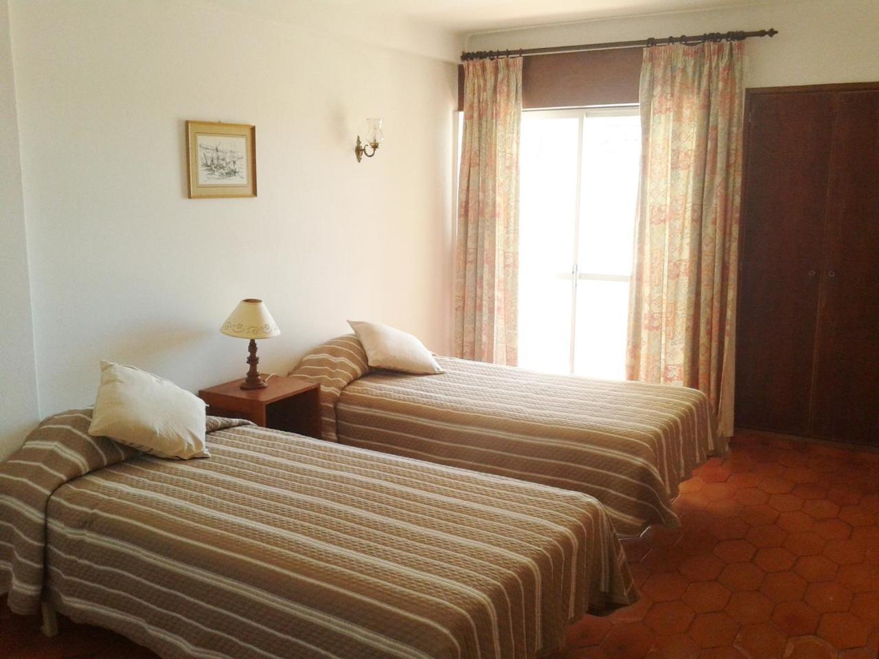 Apartamentos Salema Praia Club Екстериор снимка
