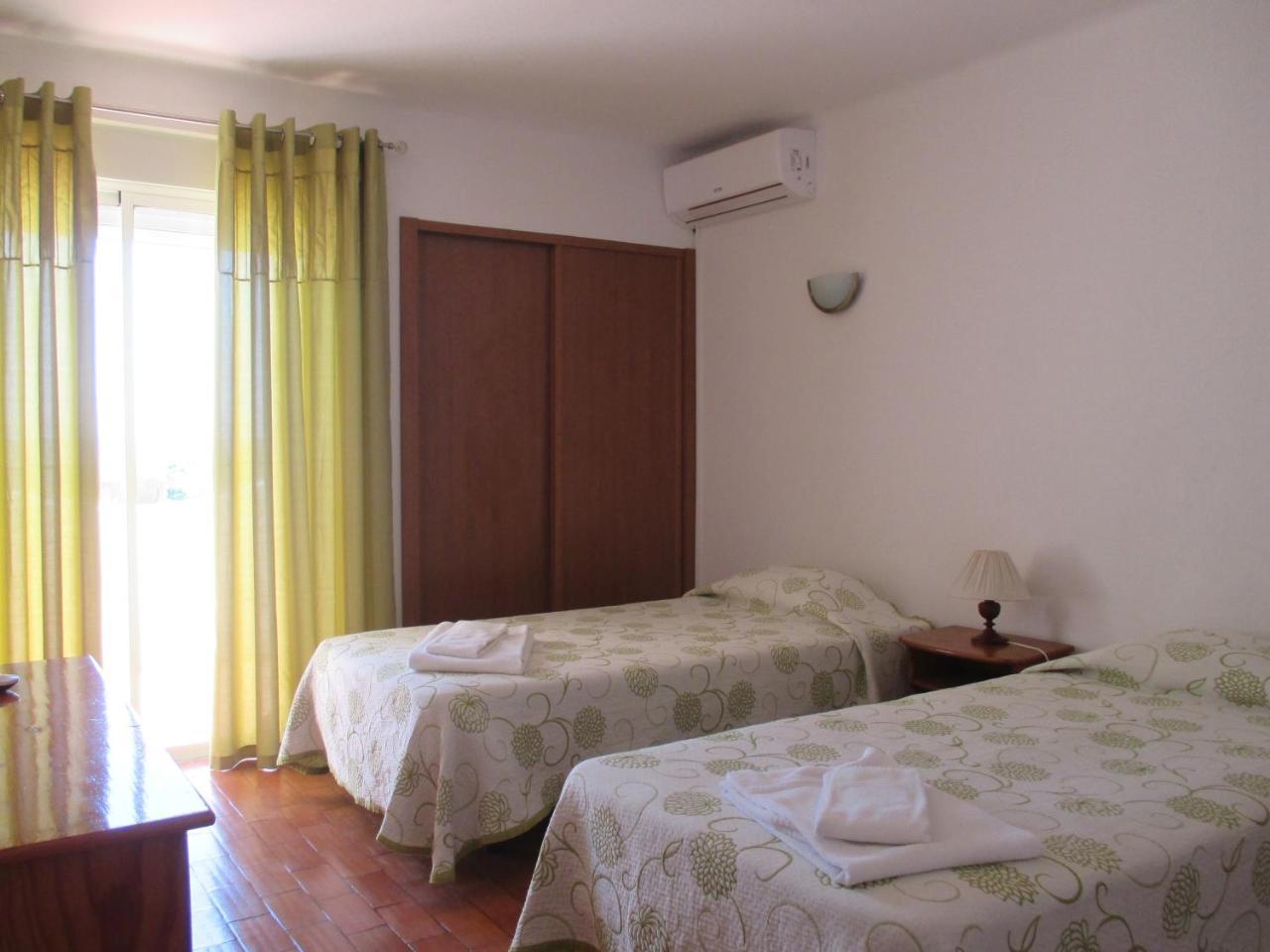 Apartamentos Salema Praia Club Екстериор снимка